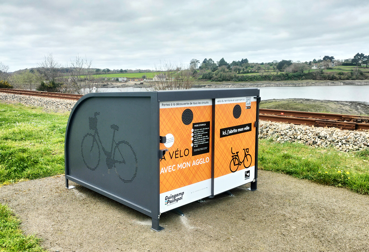 Abri velo de Plourivo, situé à la garee de Lancerf